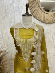 Royal tissue unstitched suit with classic leaf motifs