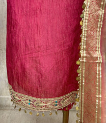 Crush Tissue unstitched suit with ombre floral dupatta & potli