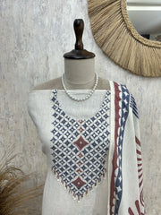 Elegant Ethnic Aura Unstitched Suit