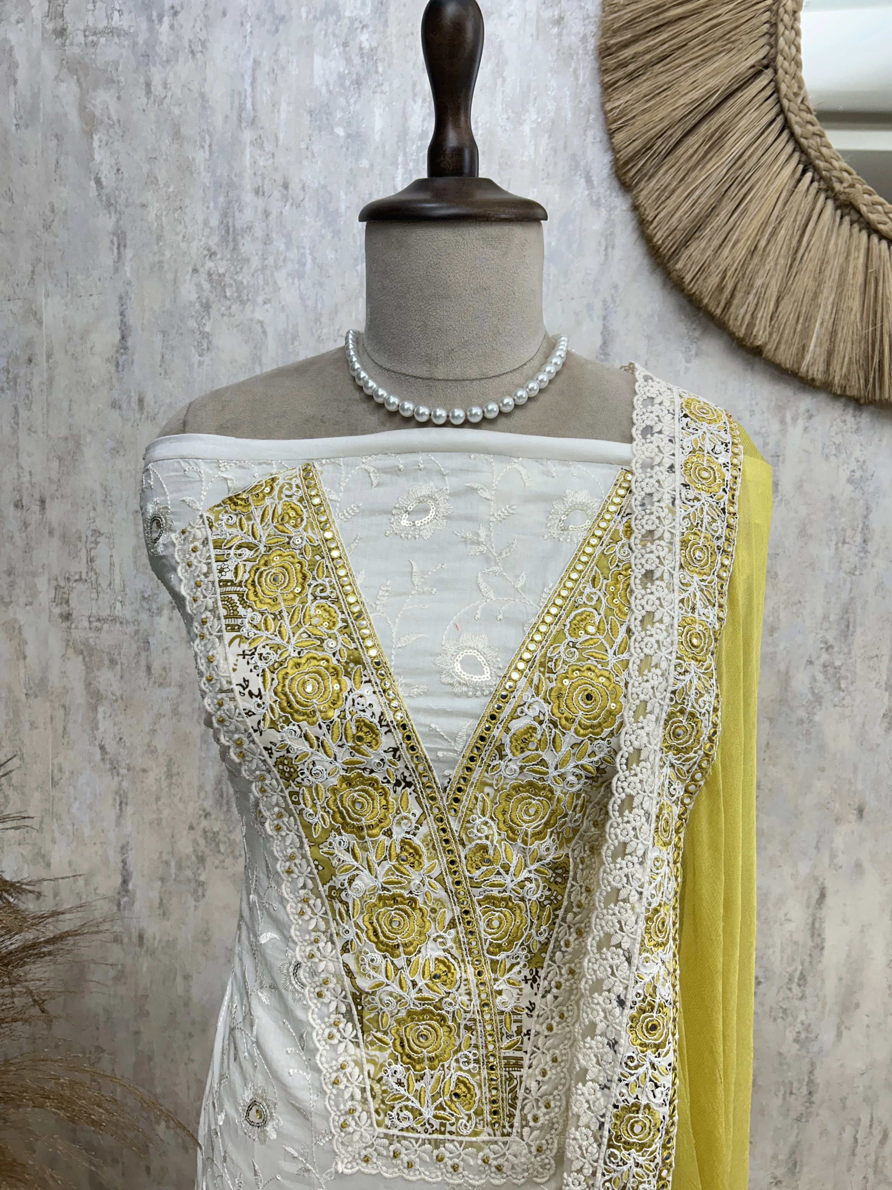 Thread Embroidery Cotton Untitched Suit Set