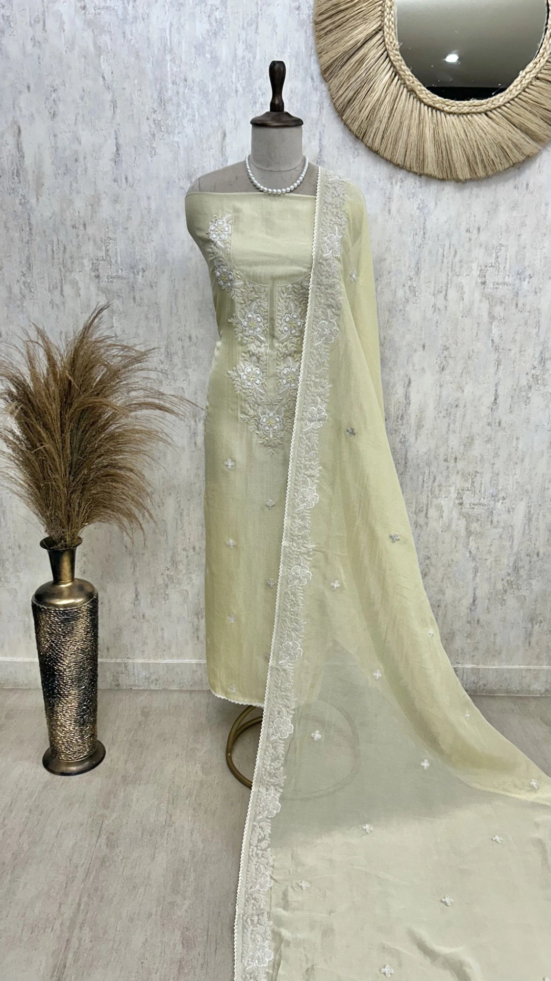 Tissue Linen With Embroidered Neck