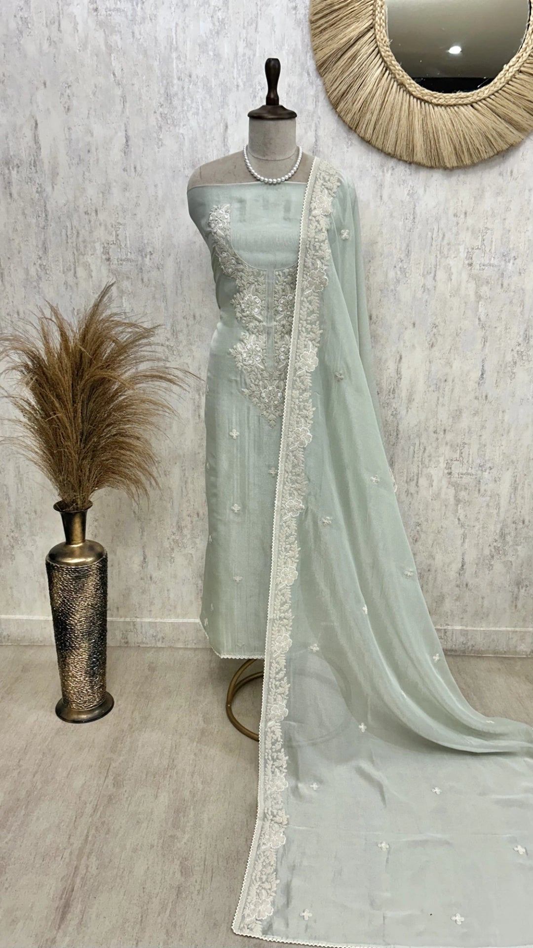 Tissue Linen With Embroidered Neck