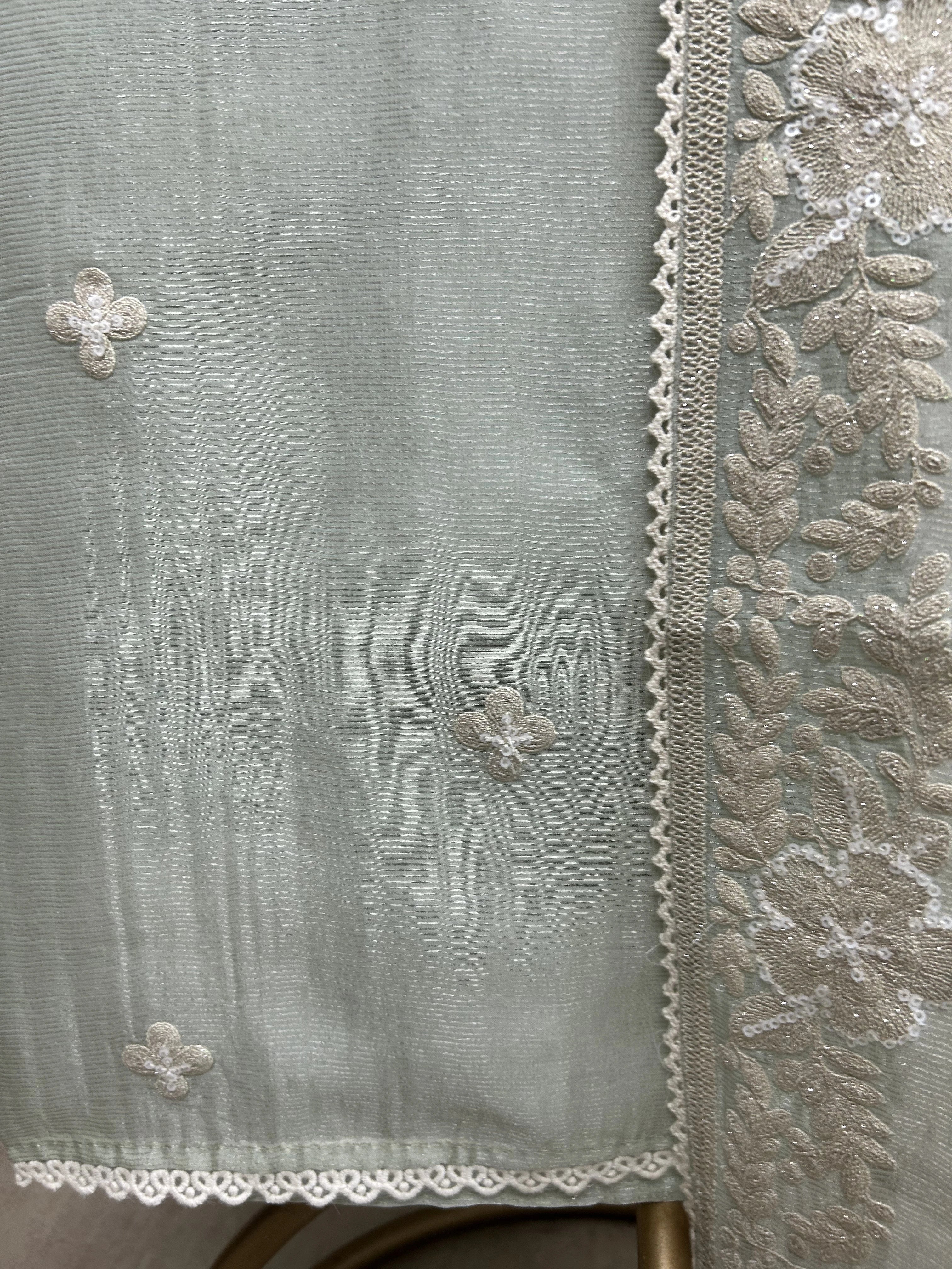 Tissue Linen With Embroidered Neck