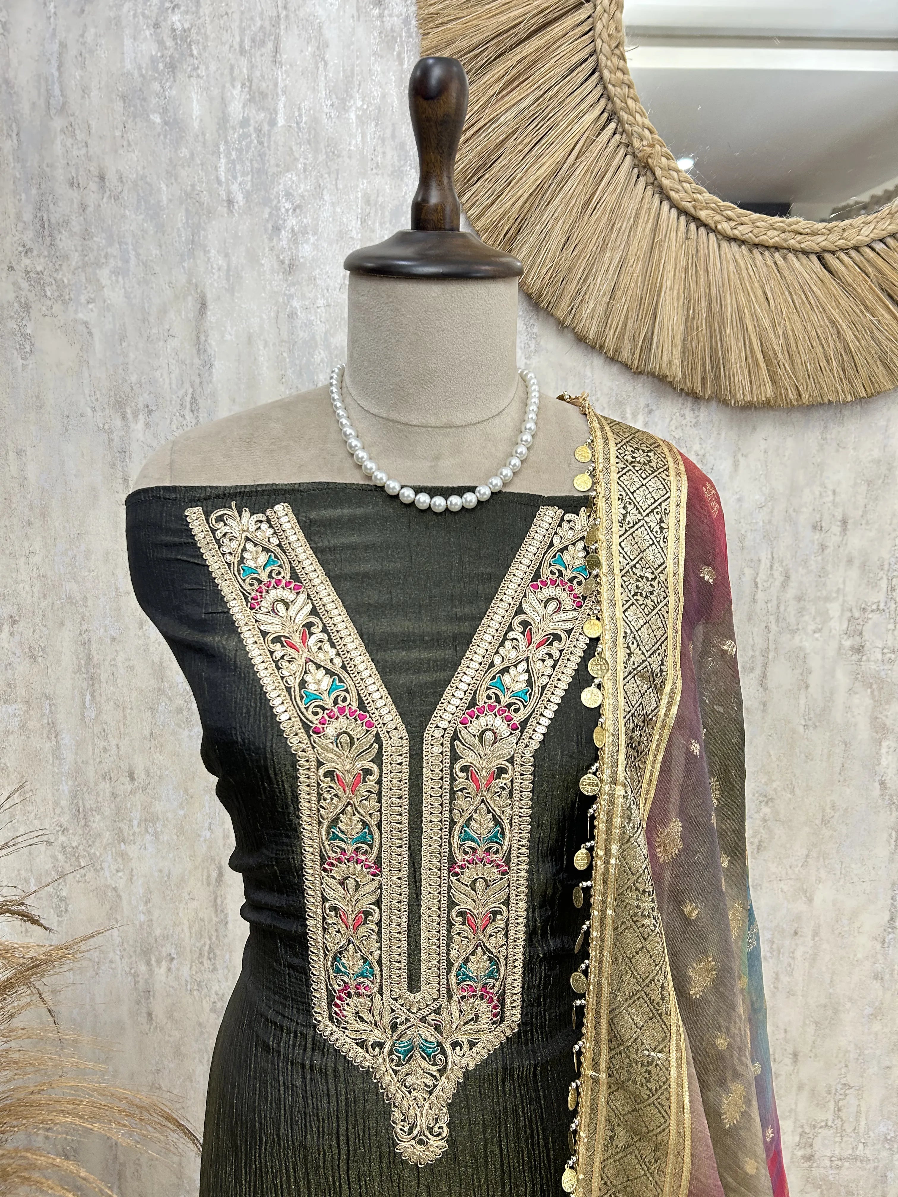 Crush Tissue unstitched suit with ombre floral dupatta & potli