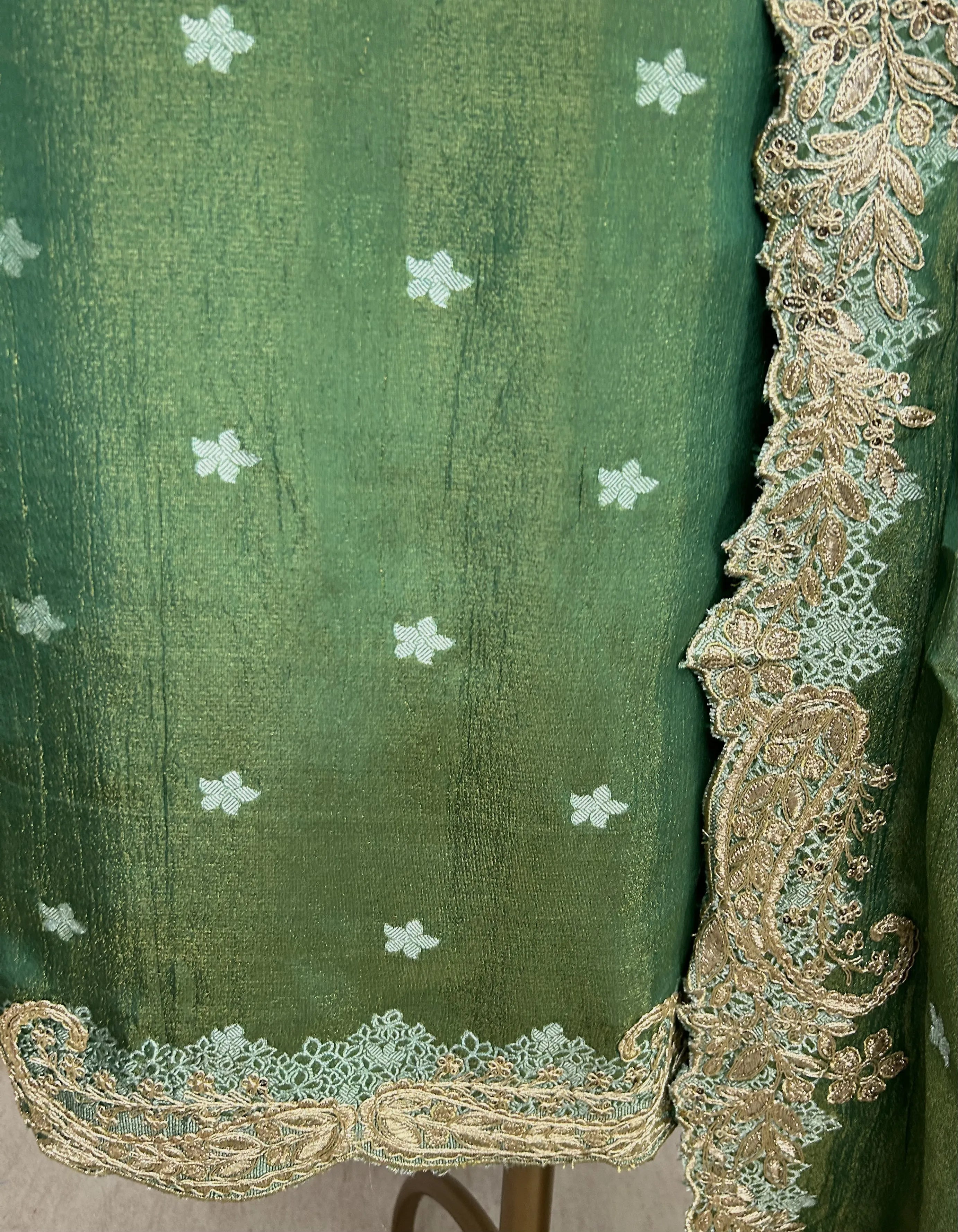 Zari-e-Gul Tissue Unstitched Suit with Potli