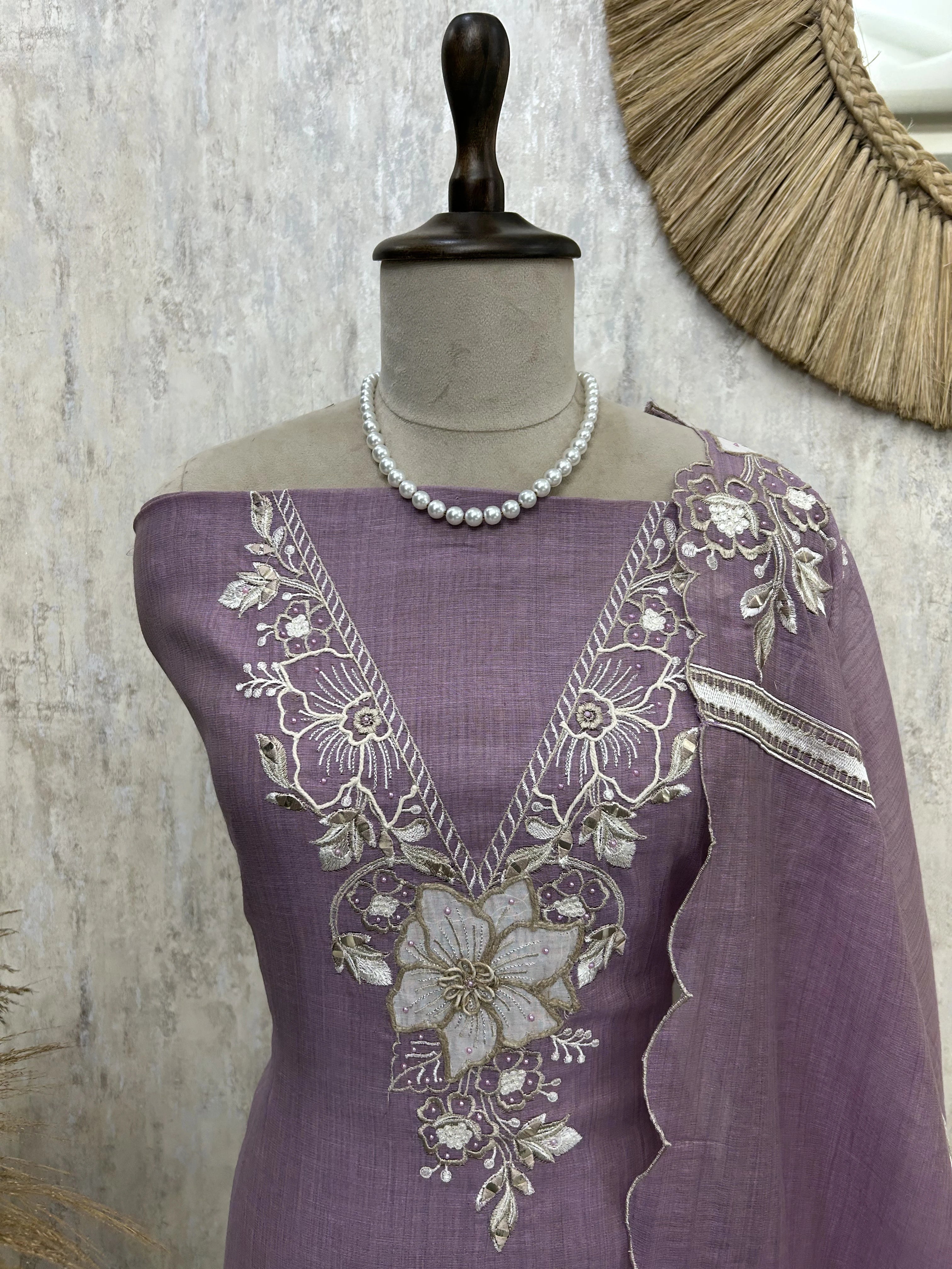 Linen Unstitched Suit Set With Applique Work