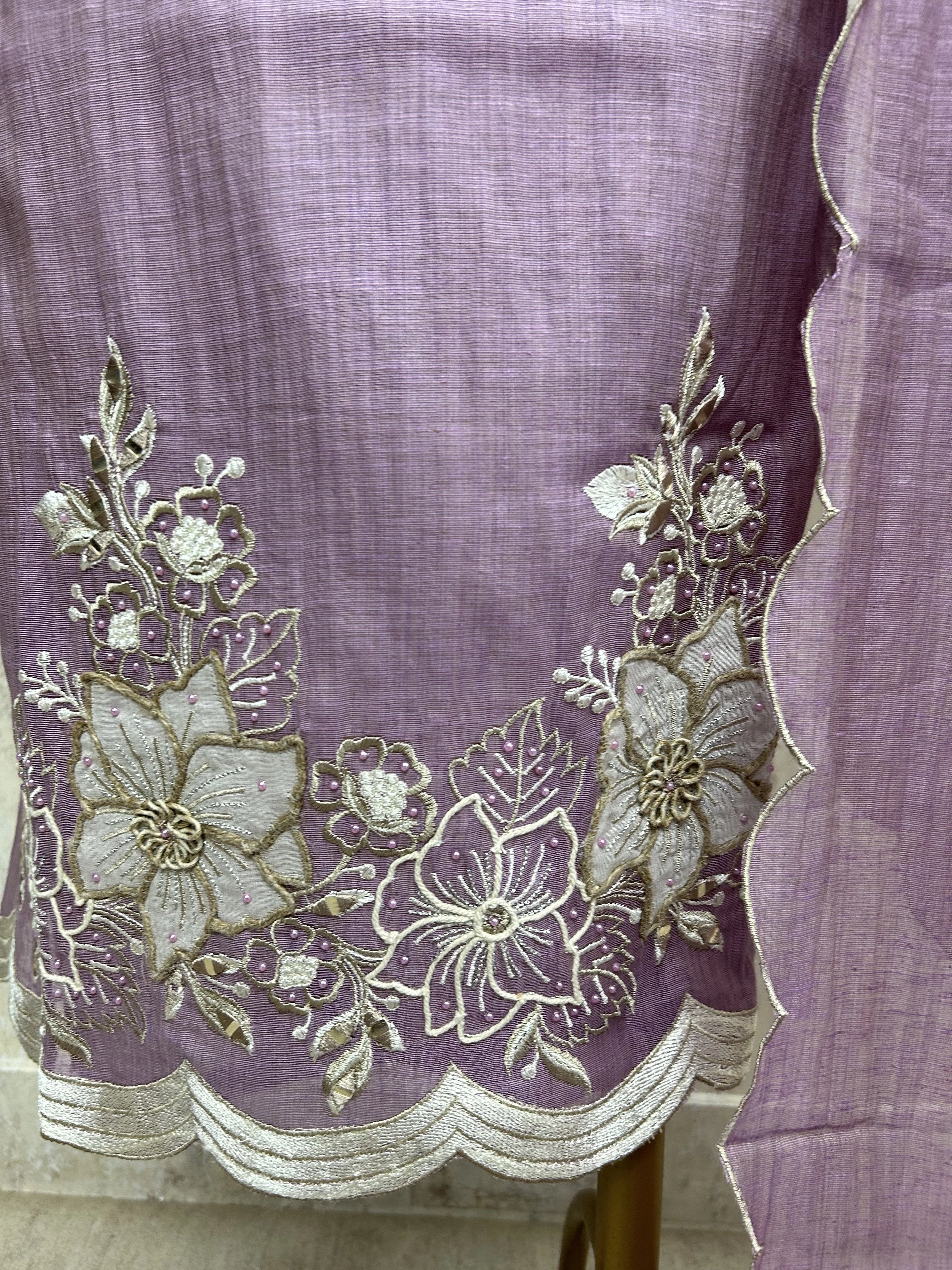 Linen Unstitched Suit Set With Applique Work