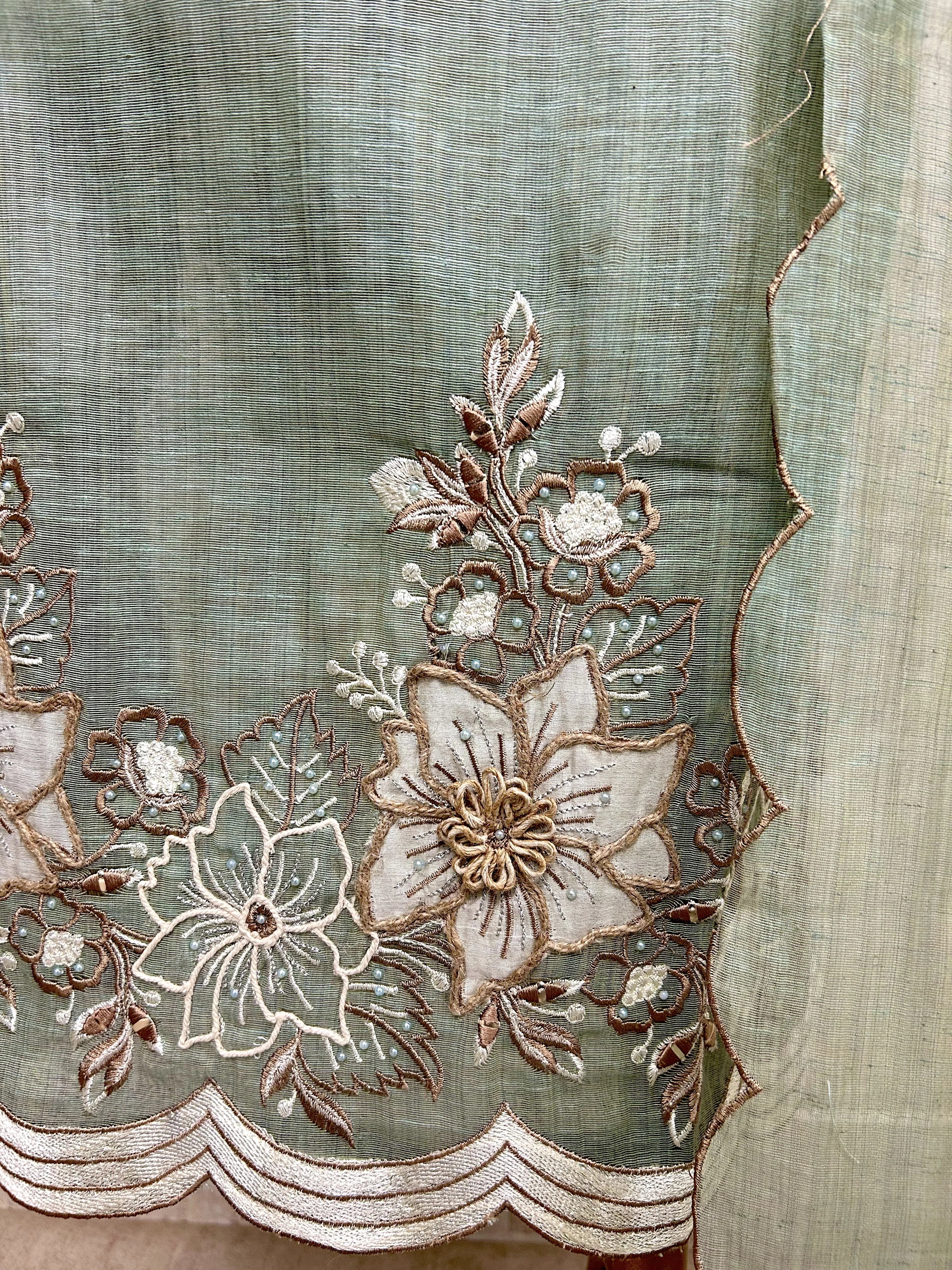 Linen Unstitched Suit Set With Applique Work