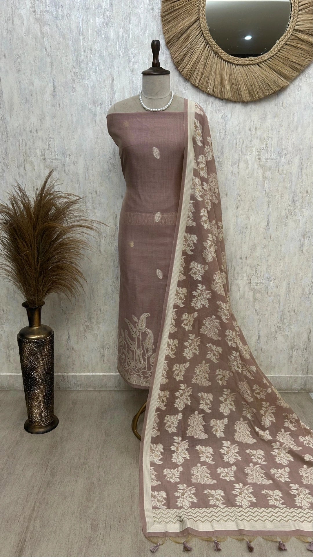 Jamdani Linen Unstitched Suit Set With Leaf Motifs