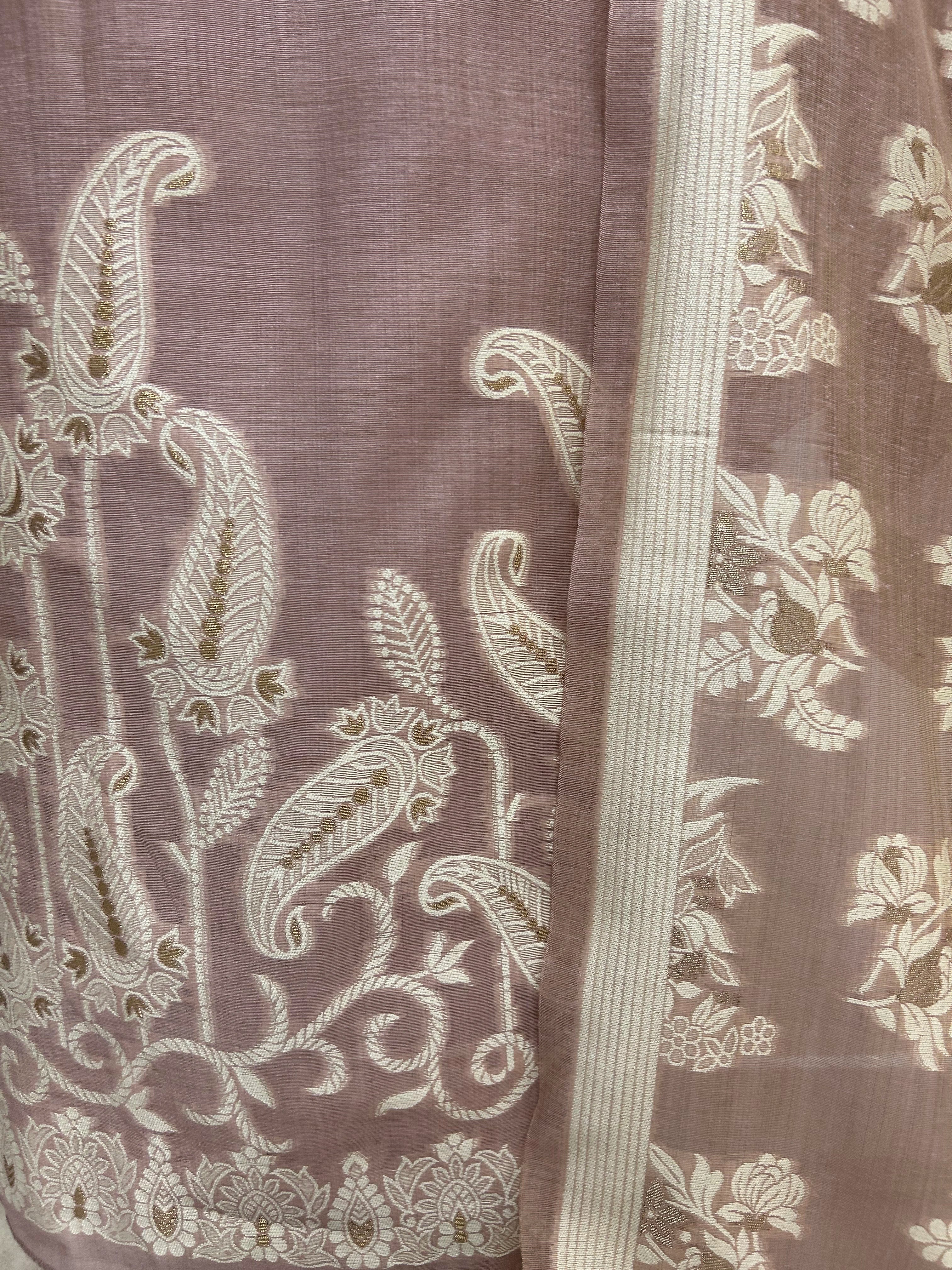 Jamdani Linen Unstitched Suit Set With Leaf Motifs