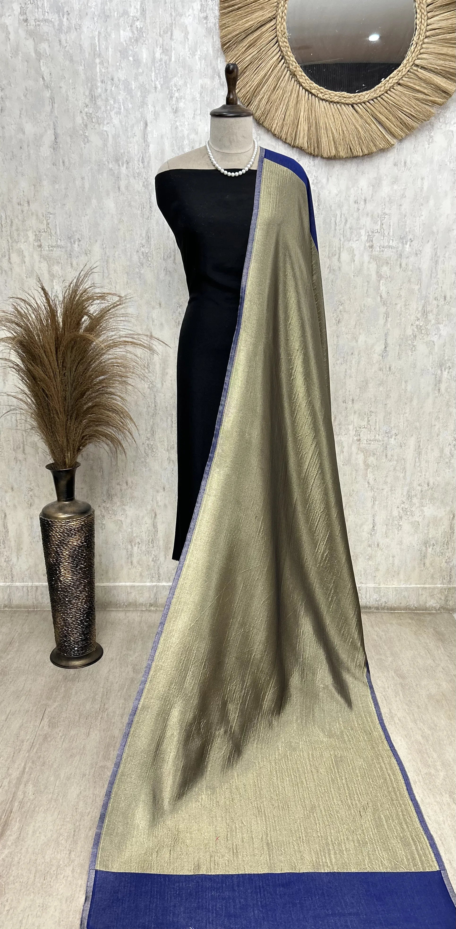 Reversible Moonlight Unisex Stoles With Curated Box Packaging