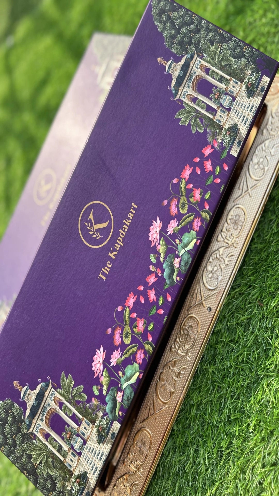 Non Reversible Pashmina Shawl With Curated Box Packaging