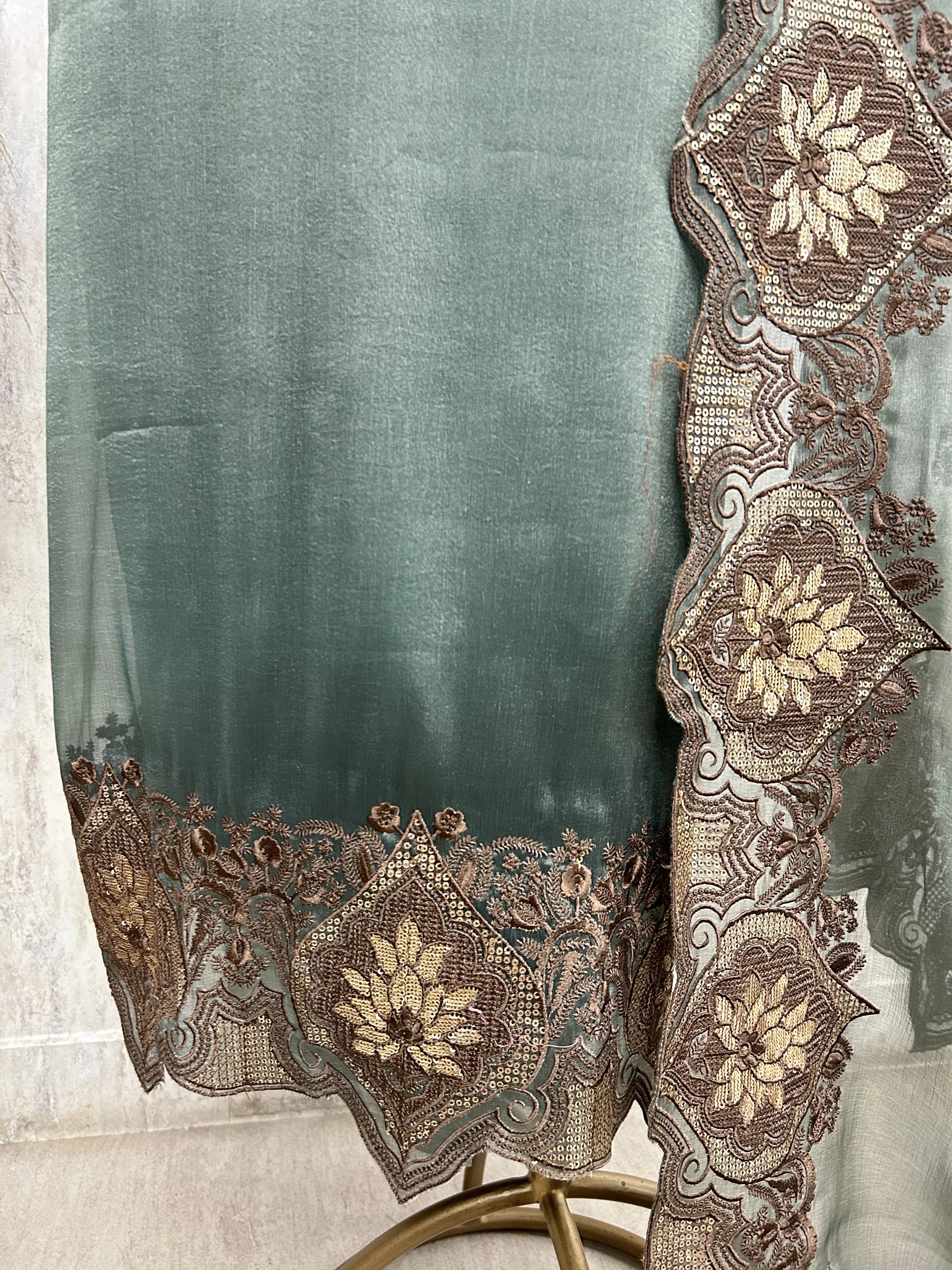 Regal Traditional Beauty Unstiched Suit