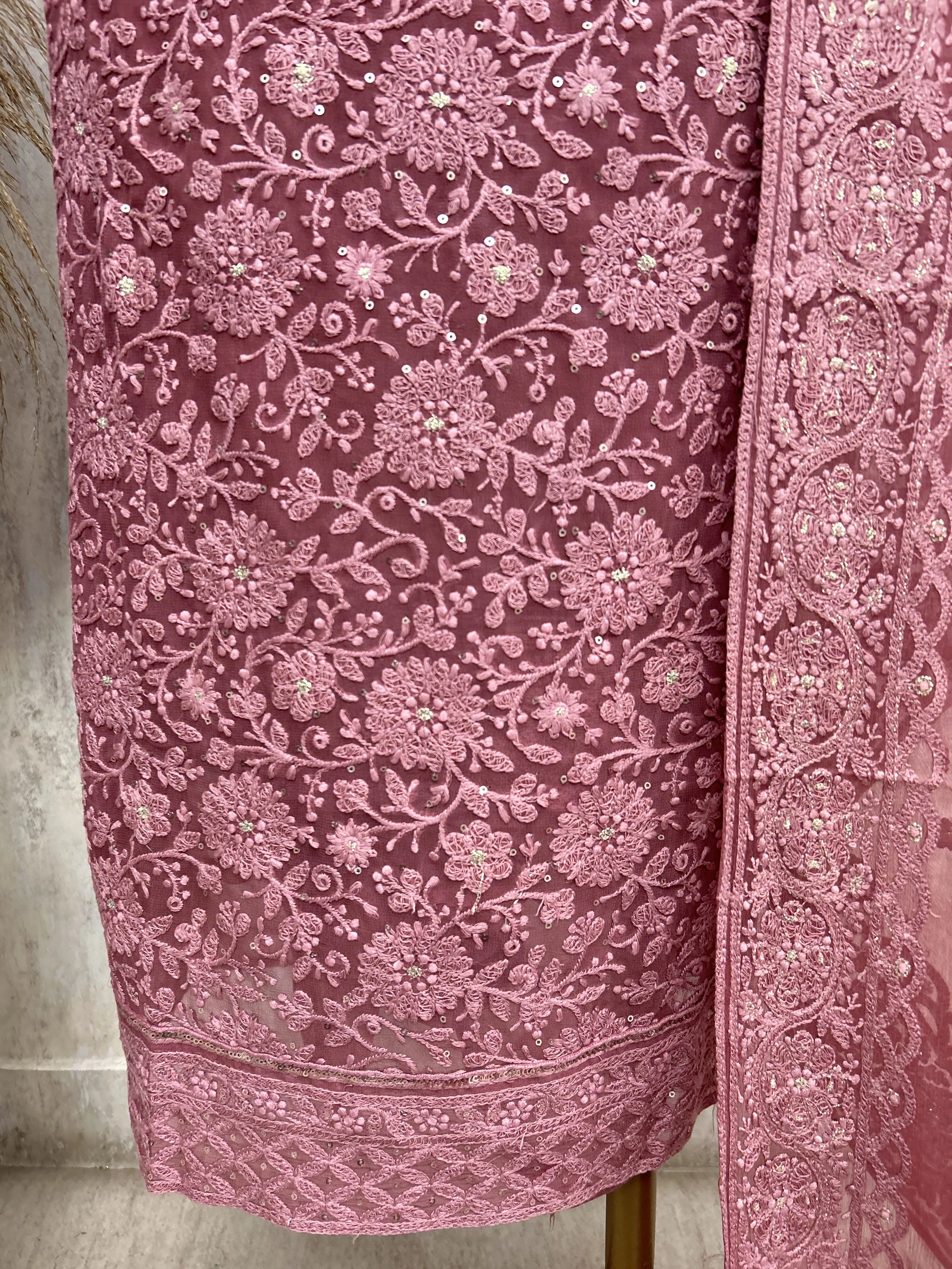 Graceful Lucknowis Unstiched Suit