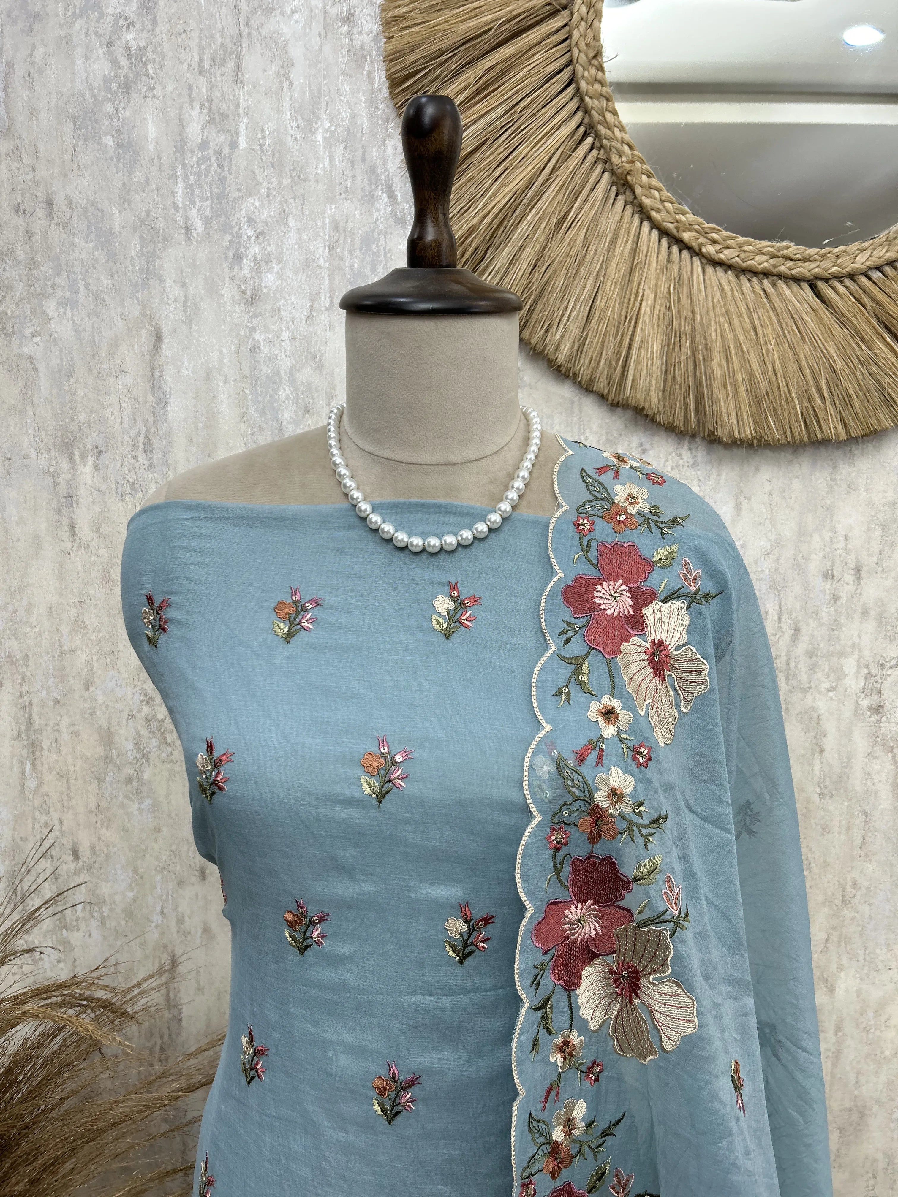 Soft Lilac Charm Unstiched Suit