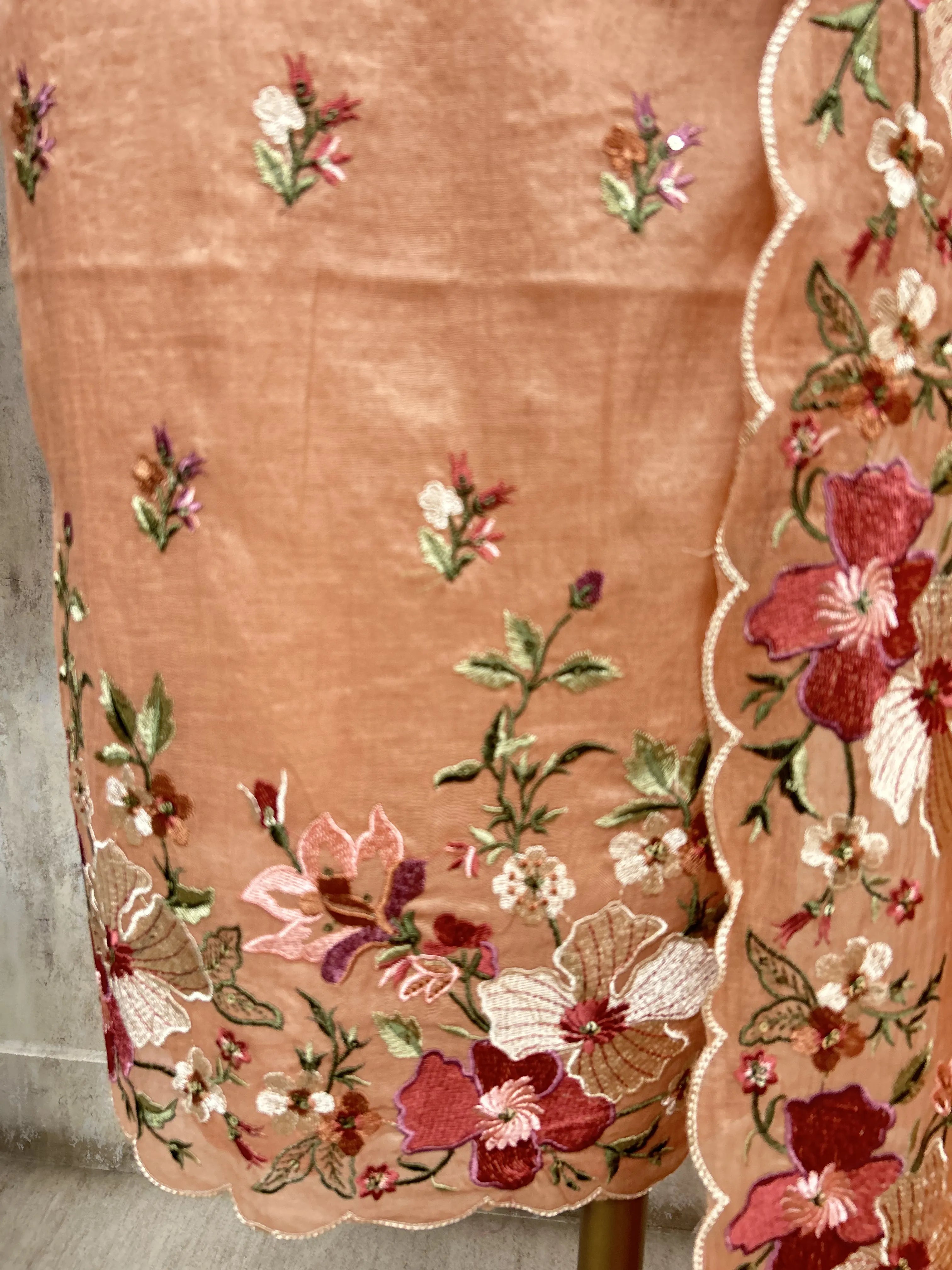 Soft Lilac Charm Unstiched Suit