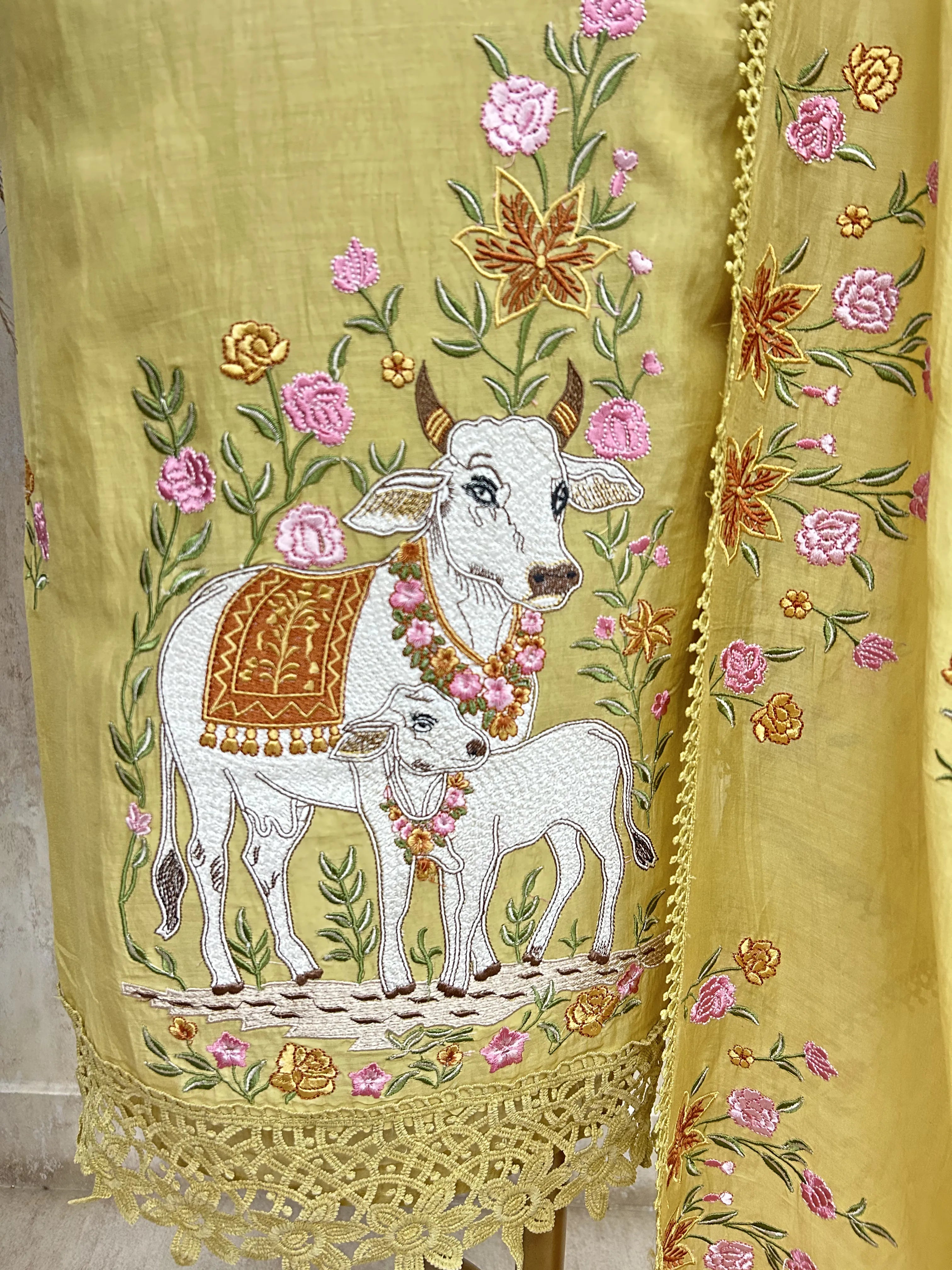 Elegant Floral Drape Unstitched Suit