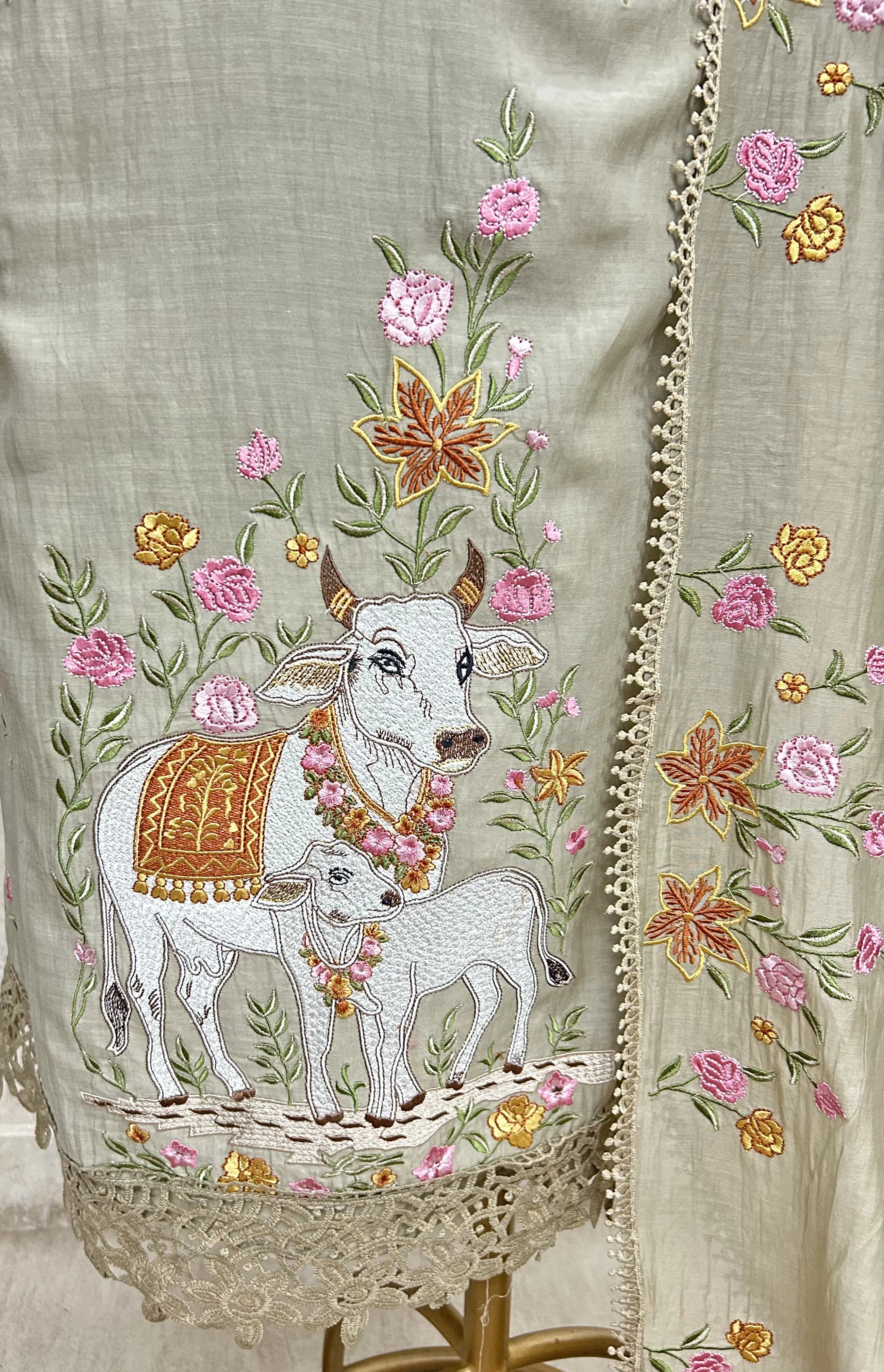 Elegant Floral Drape Unstitched Suit