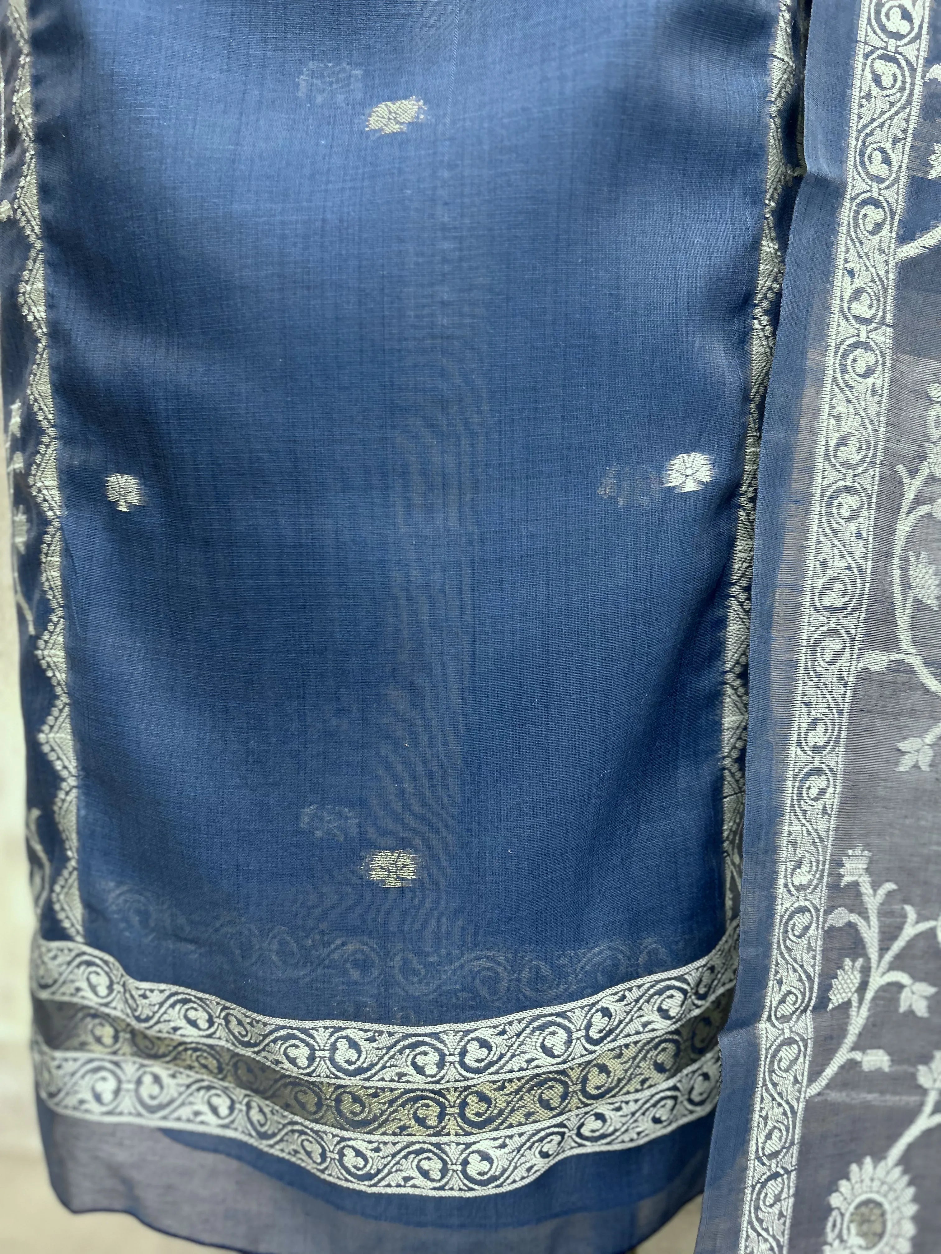 Jamdani  Linen Unstitched Suit Set Featuring Weaving