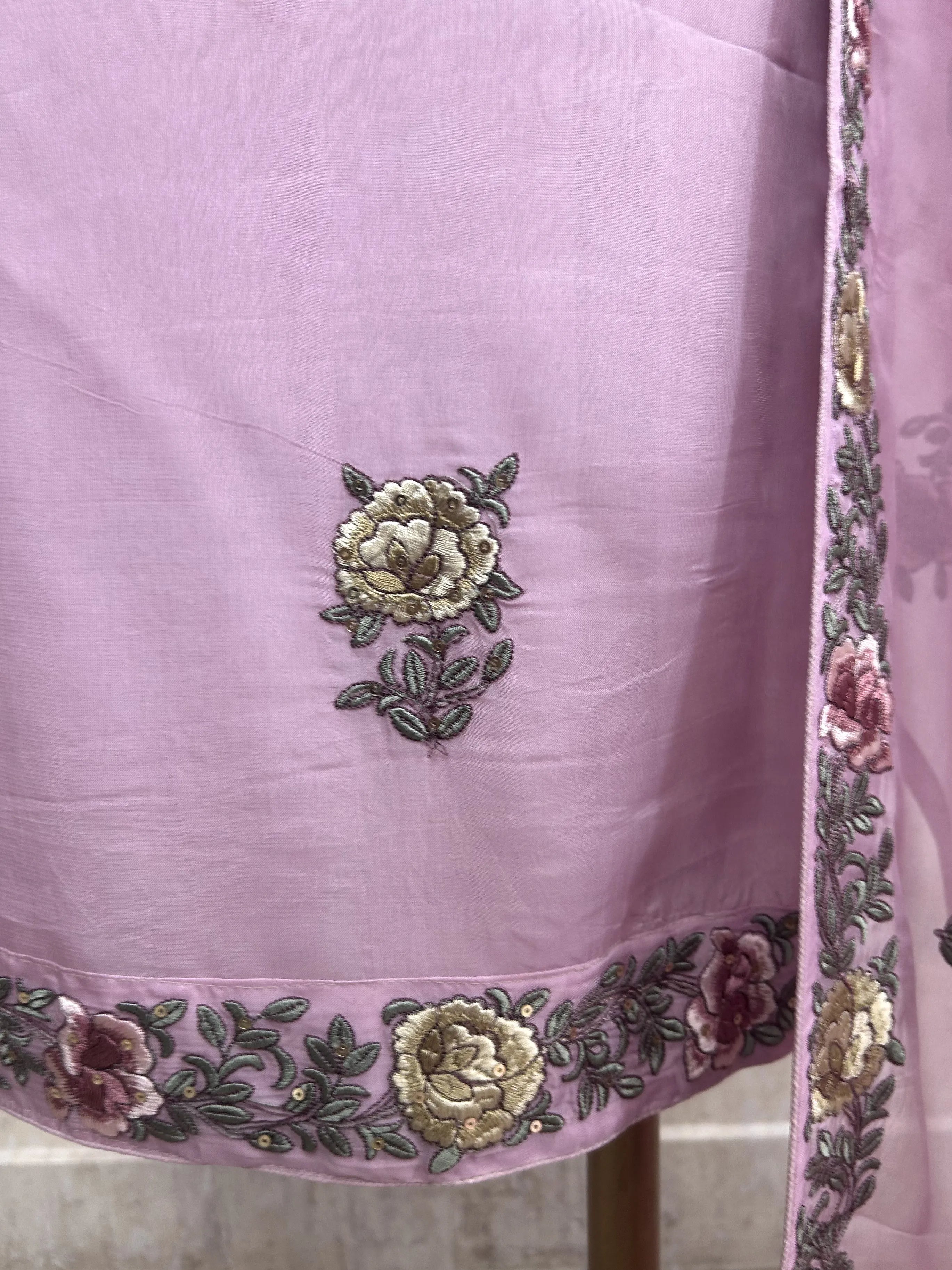 Unstitched Organza Suit Set Featuring Thread Embroidery